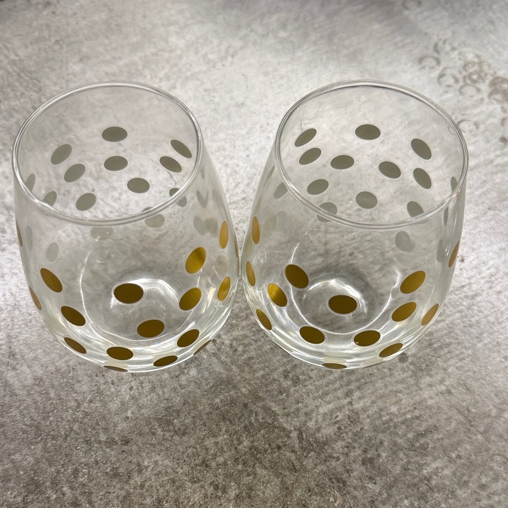Set of 2 Polka Dot Stemless Wine Glasses in Clear and Gold